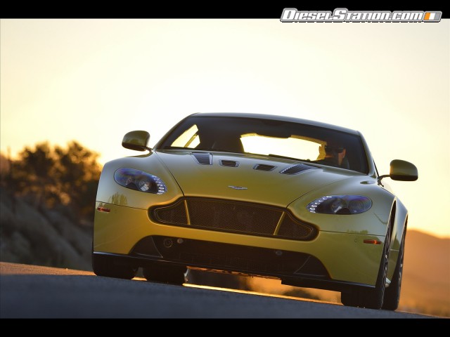 Aston Martin V12 Vantage S 2014 Picture #196 Aston Martin V12 Vantage S 2014 Picture #196